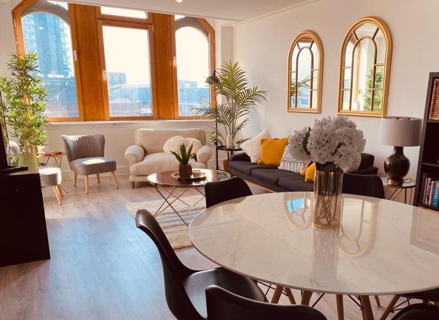 Spacious 2 Bedroom City Pad In Old Street Лондон Экстерьер фото